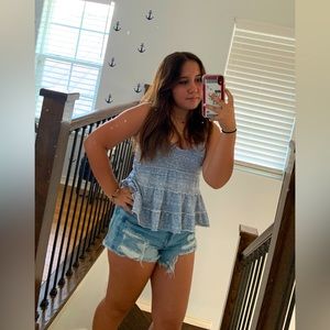 Meet your Posher, Abril